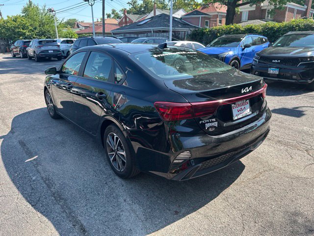 Used 2022 Kia Forte LXS FWD image 6