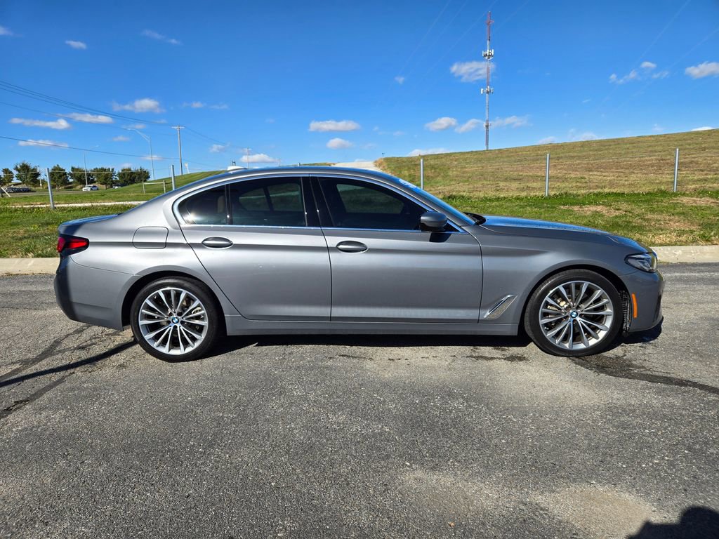 Used 2023 BMW 530i xDrive w/ Premium Package image 2