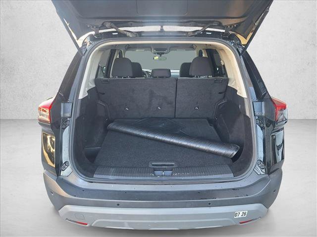 Used 2023 Nissan Rogue SV image 17