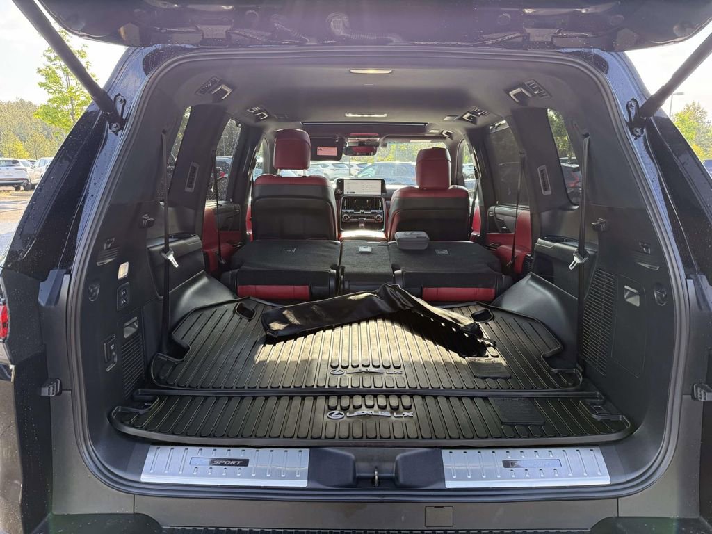 Used 2023 Lexus LX 600 F Sport w/ Accessory Package (Z1) AWD/4WD image 30