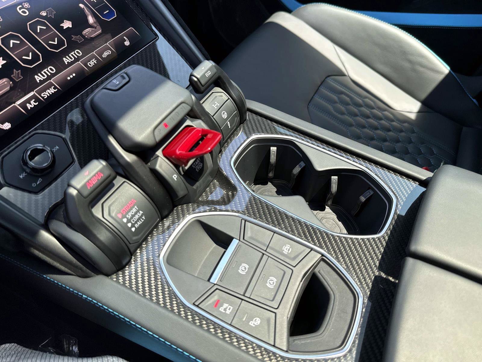Used 2024 Lamborghini Urus Performante AWD/4WD image 29