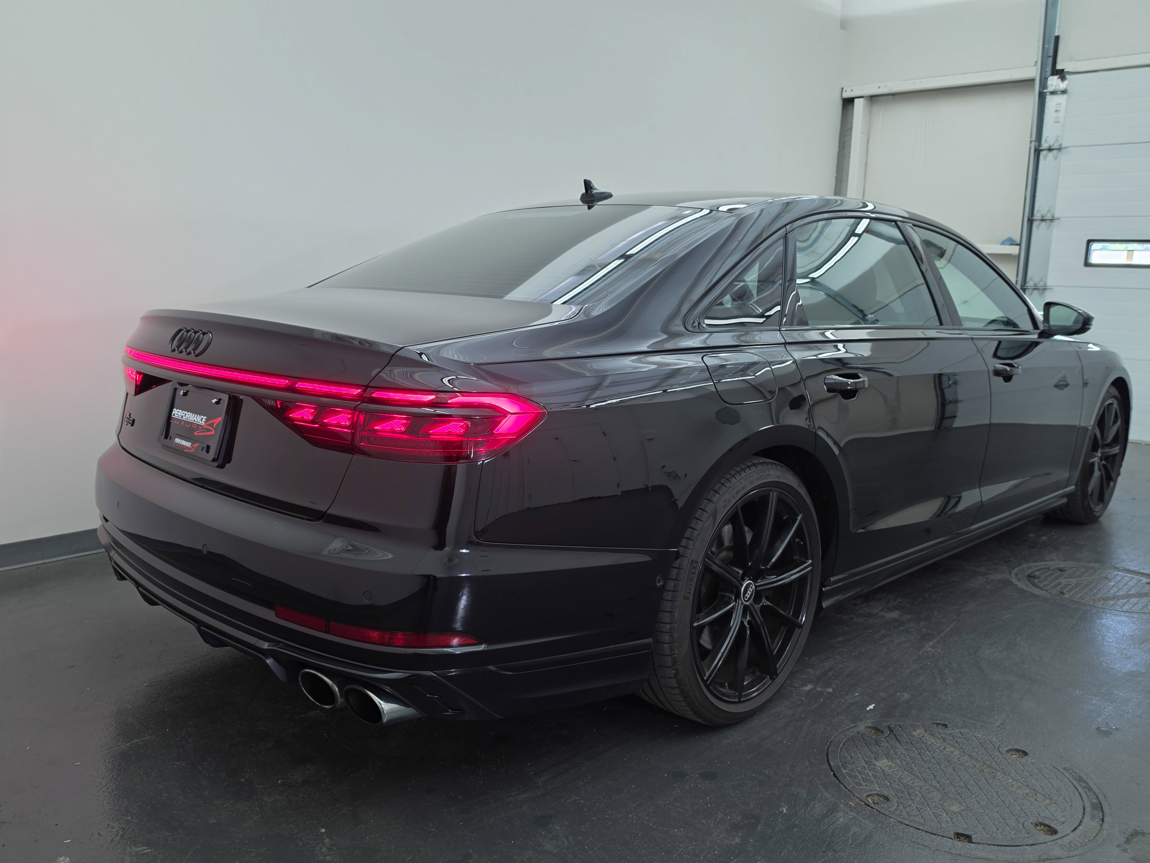 Used 2022 Audi S8 w/ S8 Comfort Plus Package AWD/4WD image 3