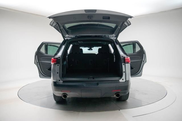 Used 2023 Chevrolet Traverse LT image 20