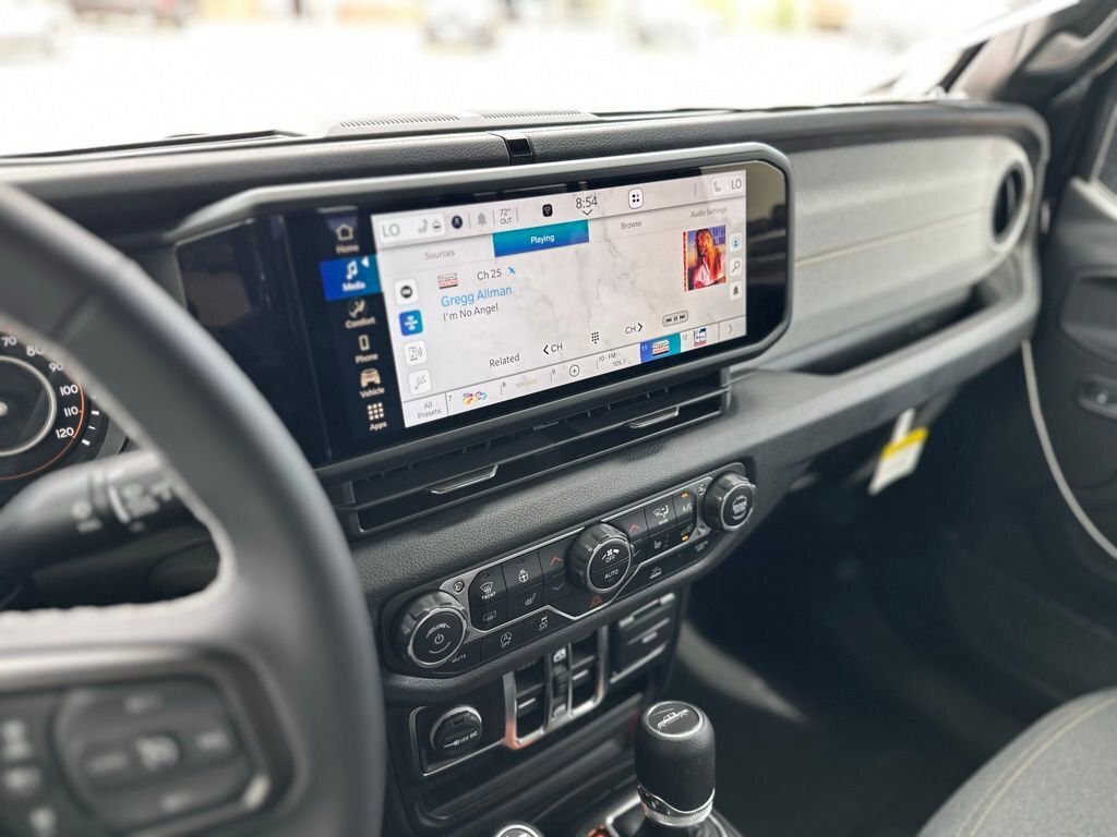 New 2025 Jeep Gladiator Sport image 16