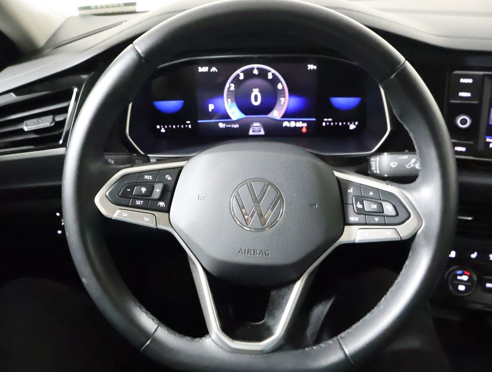 Used 2024 Volkswagen Jetta SE image 36