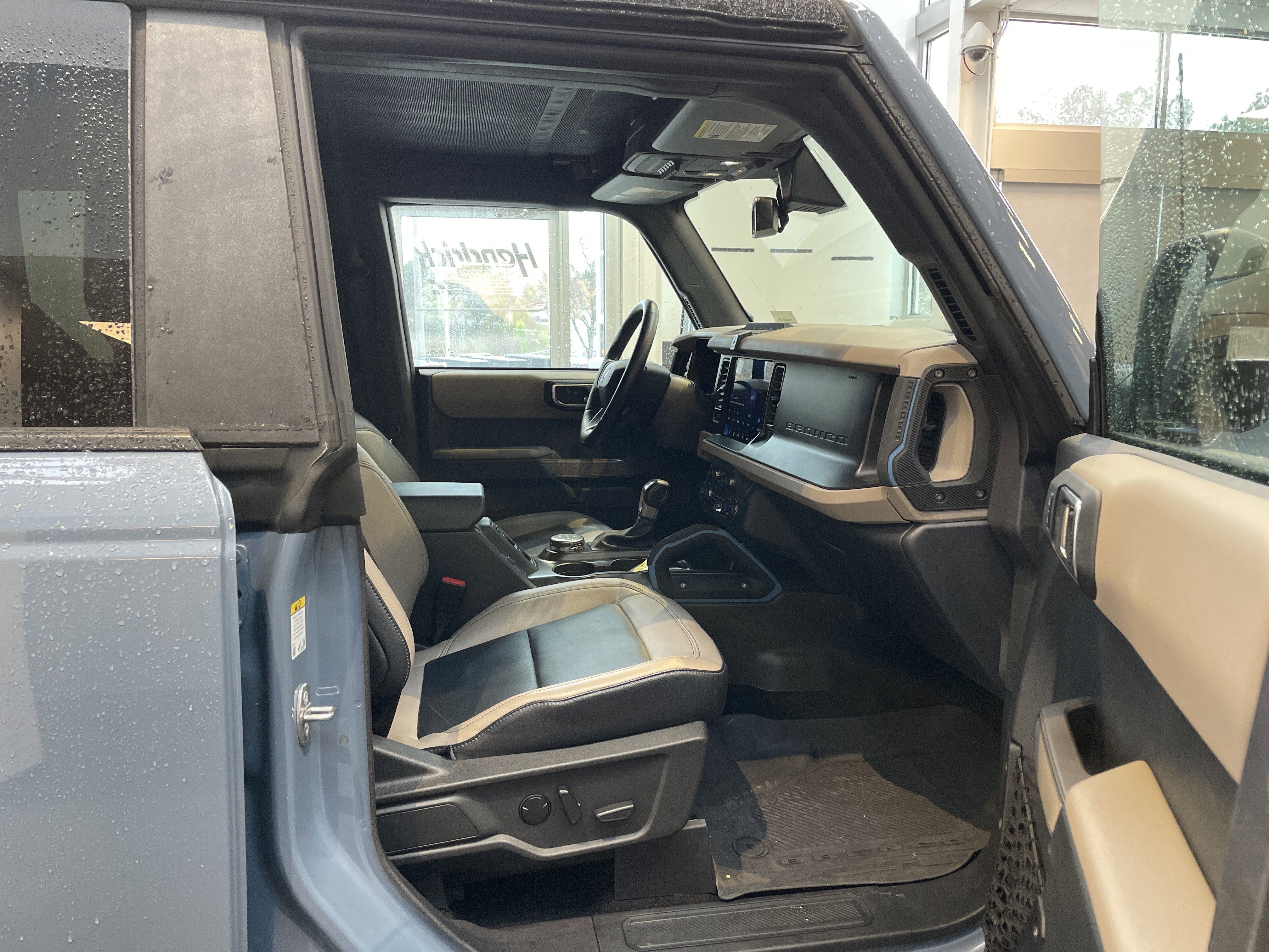 Used 2023 Ford Bronco Wildtrak image 39