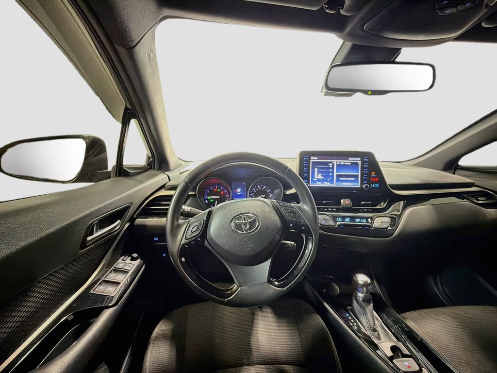 Used 2019 Toyota C-HR XLE FWD image 21