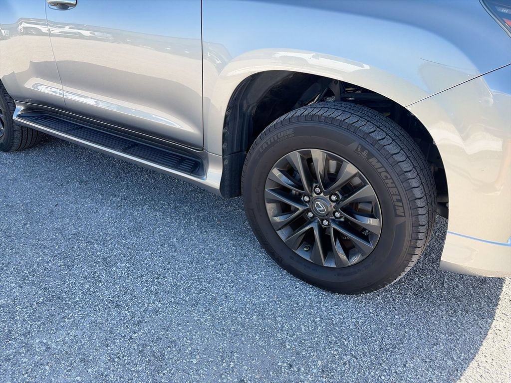 Used 2020 Lexus GX 460 Premium w/ Premium Package AWD/4WD image 17