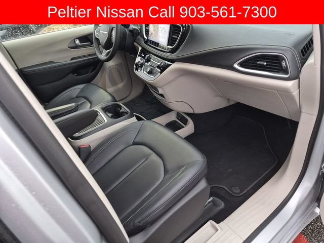 Used 2024 Chrysler Pacifica Limited FWD image 12