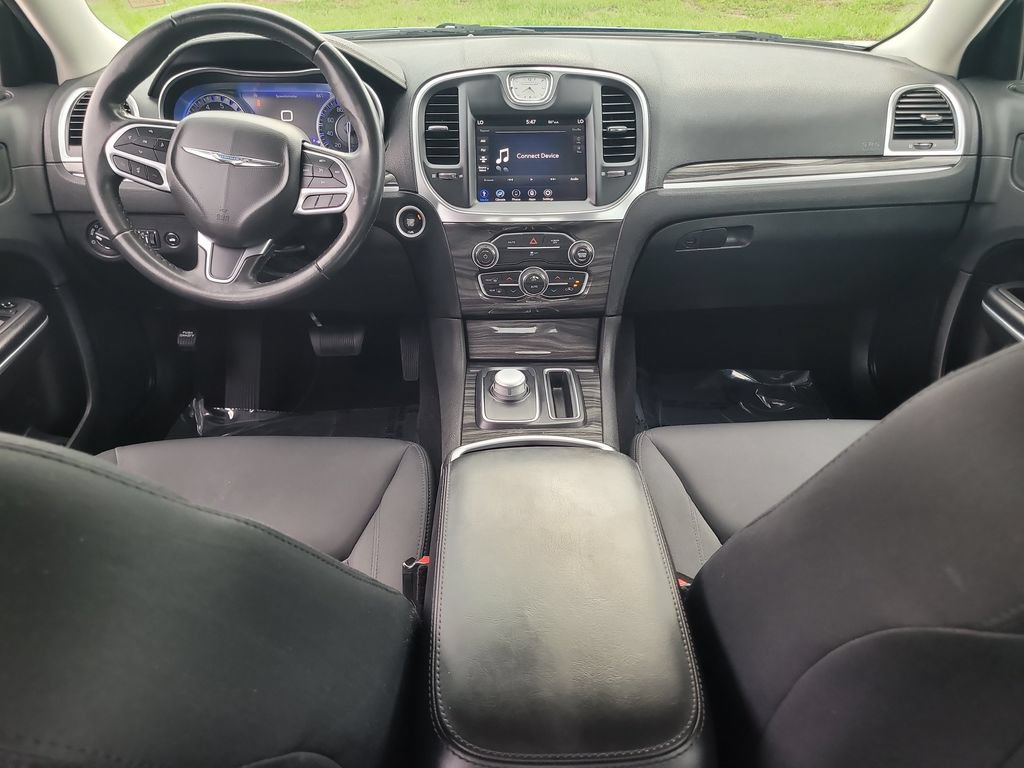 Used 2021 Chrysler 300 Touring RWD image 13