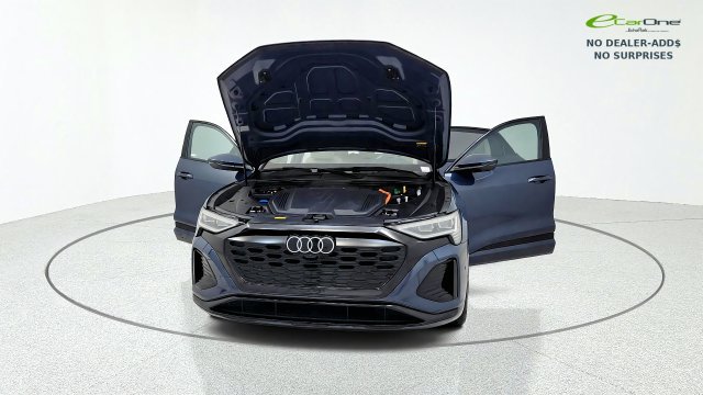 Used 2024 Audi Q8 e-tron Premium Plus w/ Premium Plus Package AWD/4WD image 12