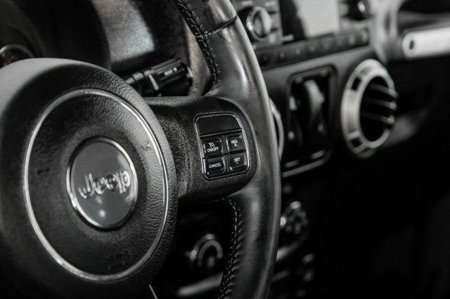Used 2015 Jeep Wrangler Rubicon w/ Power Convenience Group image 15