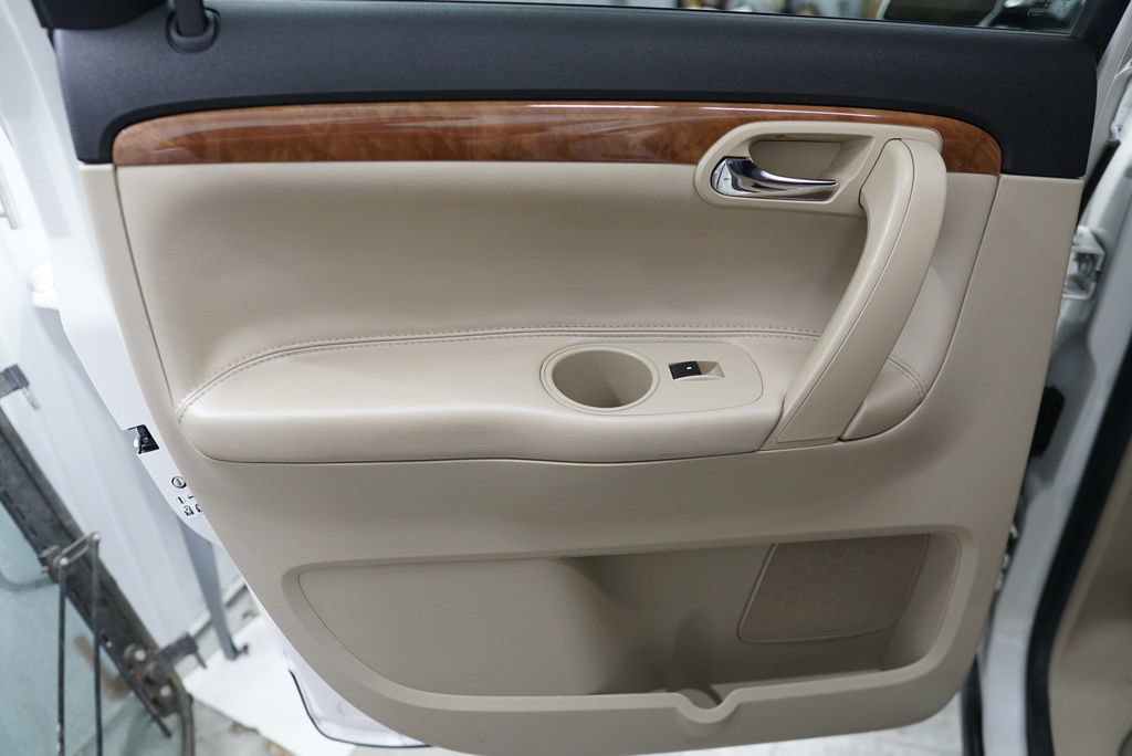 Used 2007 Saturn Outlook XR w/ Premium Trim Pkg FWD image 36