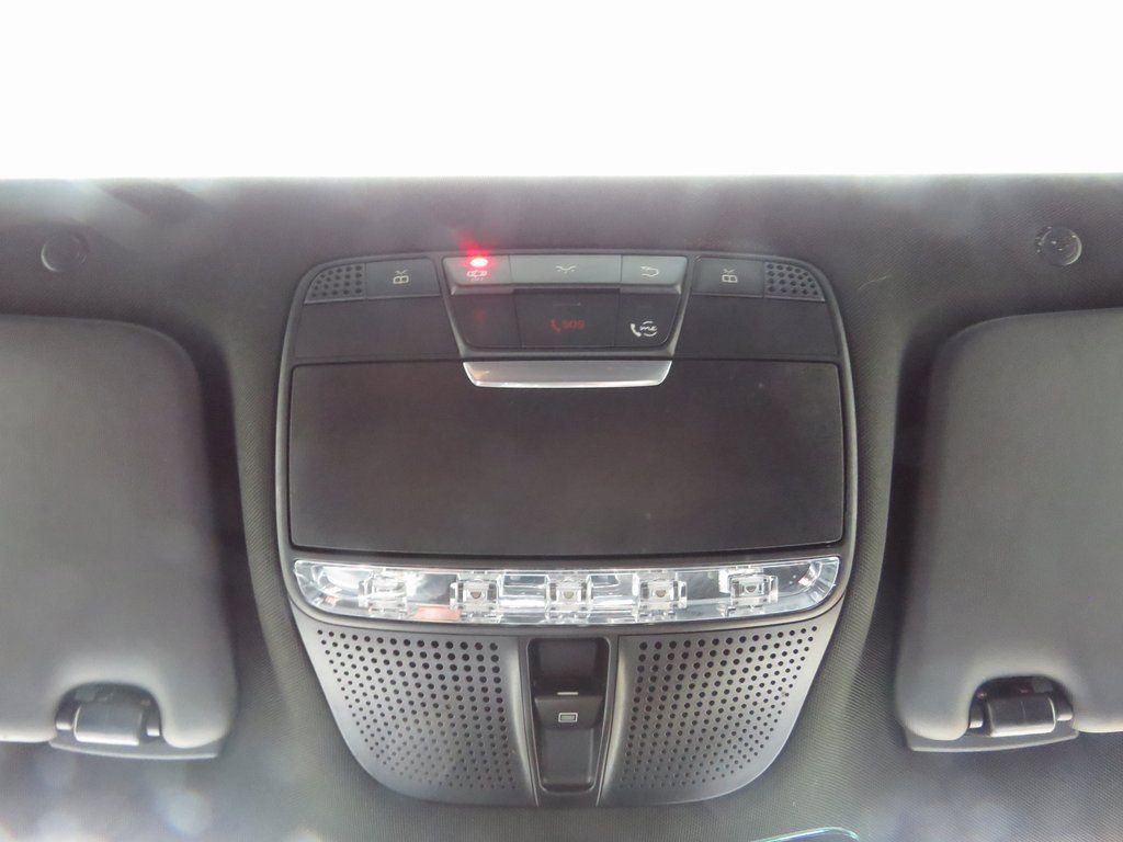 Used 2021 Mercedes-Benz GLC 300 4MATIC image 29