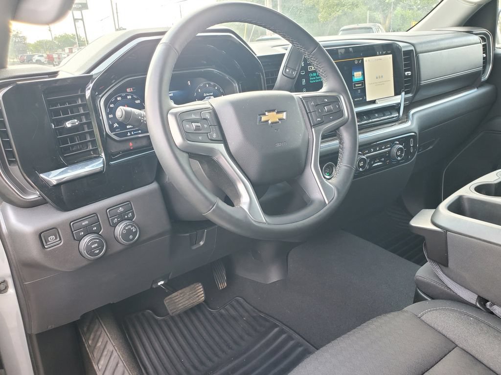 Certified 2024 Chevrolet Silverado 1500 LT AWD/4WD image 8