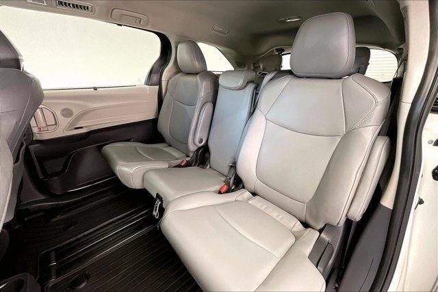 Used 2022 Toyota Sienna XLE w/ XLE Plus Package FWD image 20
