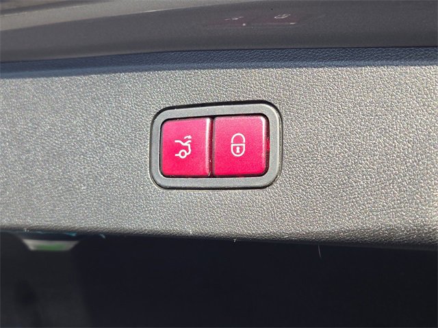 Used 2014 Mercedes-Benz E 350 4MATIC Sedan image 31