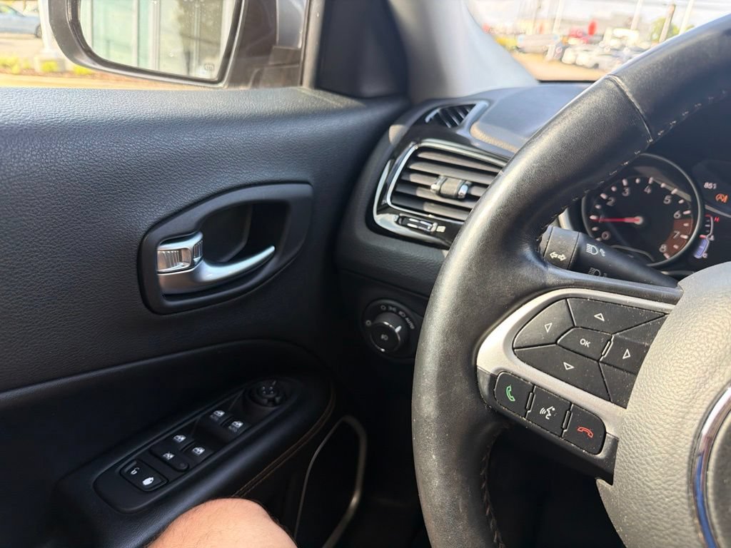 Used 2019 Jeep Compass Limited FWD image 21