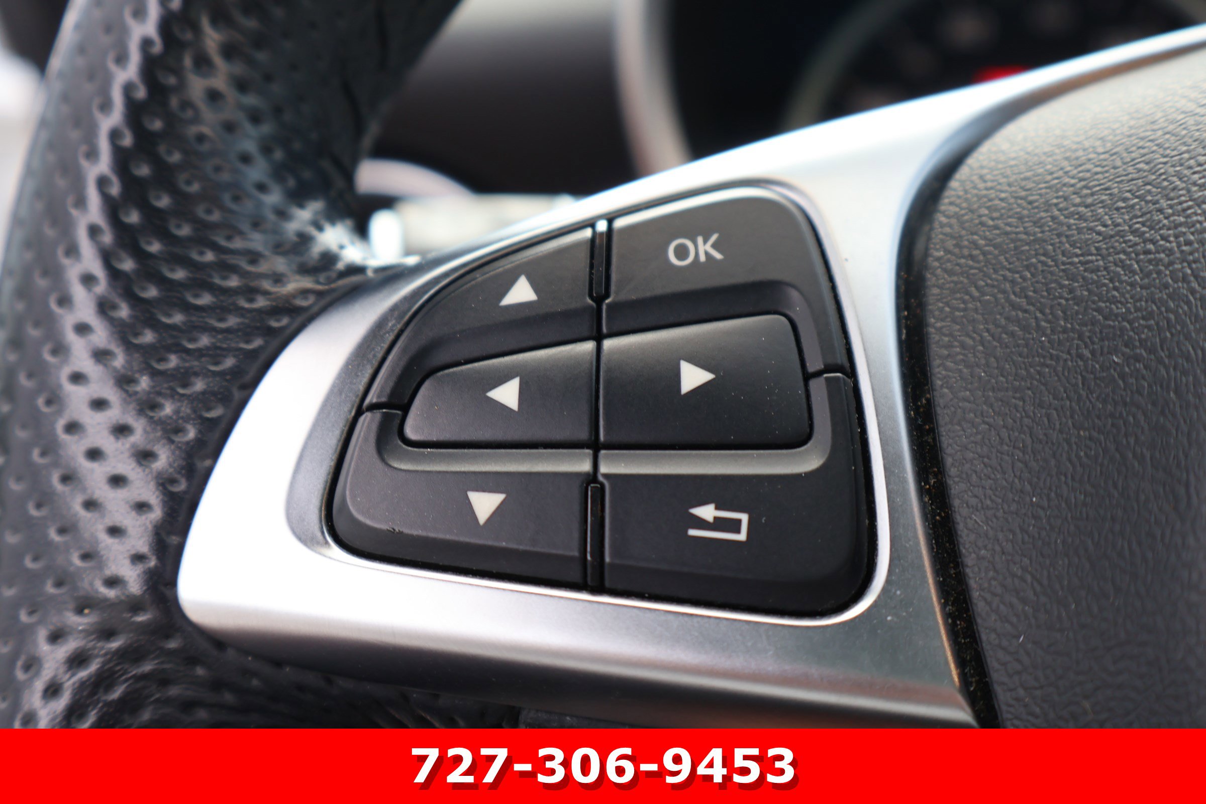 Used 2018 Mercedes-Benz SLC 300 image 24