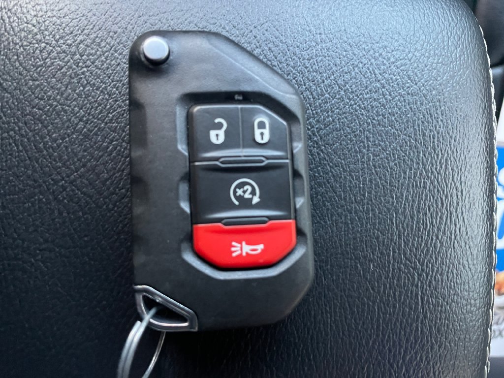 Used 2023 Jeep Wrangler Unlimited Sahara w/ Cold Weather Group AWD/4WD image 26