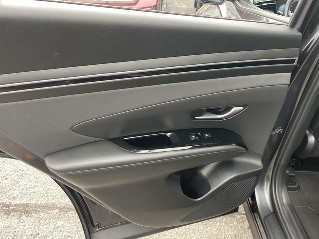 Certified 2023 Hyundai Tucson Limited AWD/4WD image 17