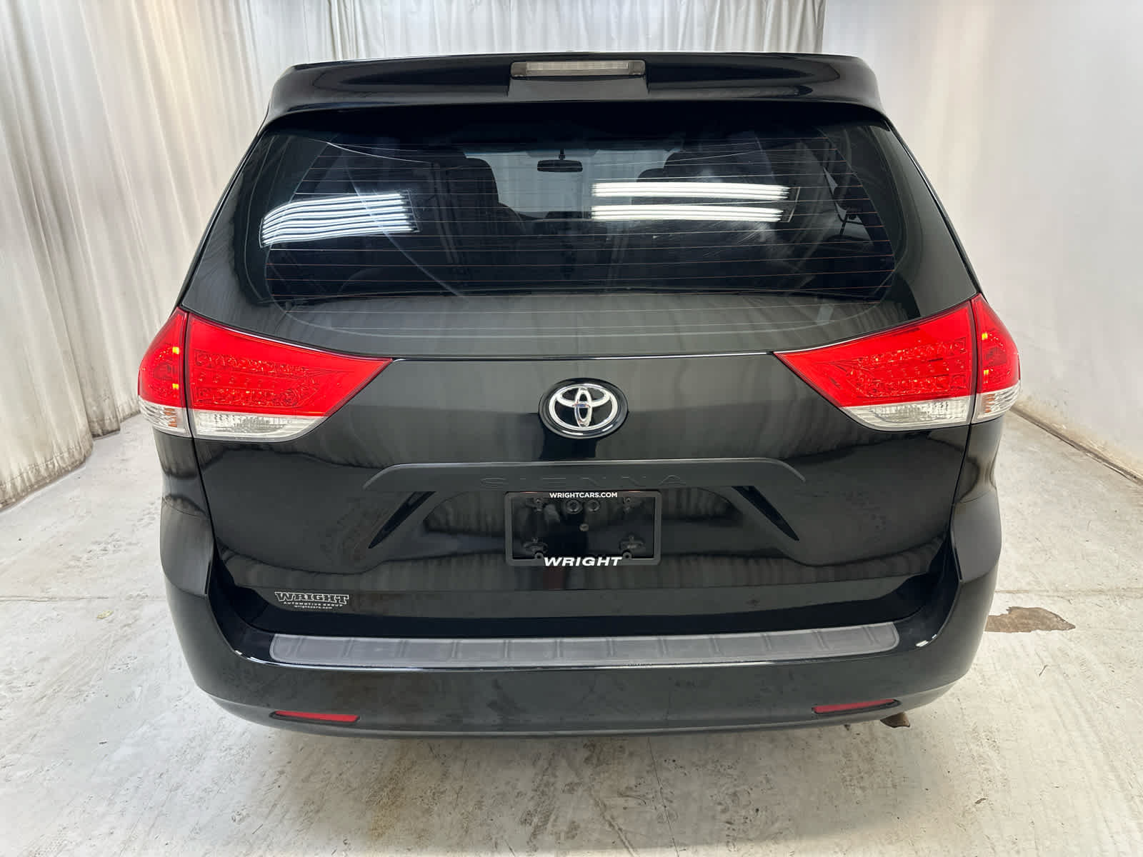 Used 2014 Toyota Sienna L FWD image 8