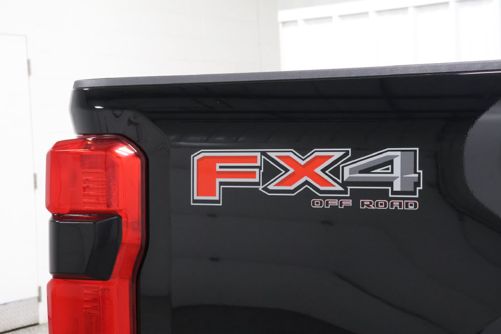 Used 2024 Ford F250 Lariat w/ Lariat Ultimate Package AWD/4WD image 34