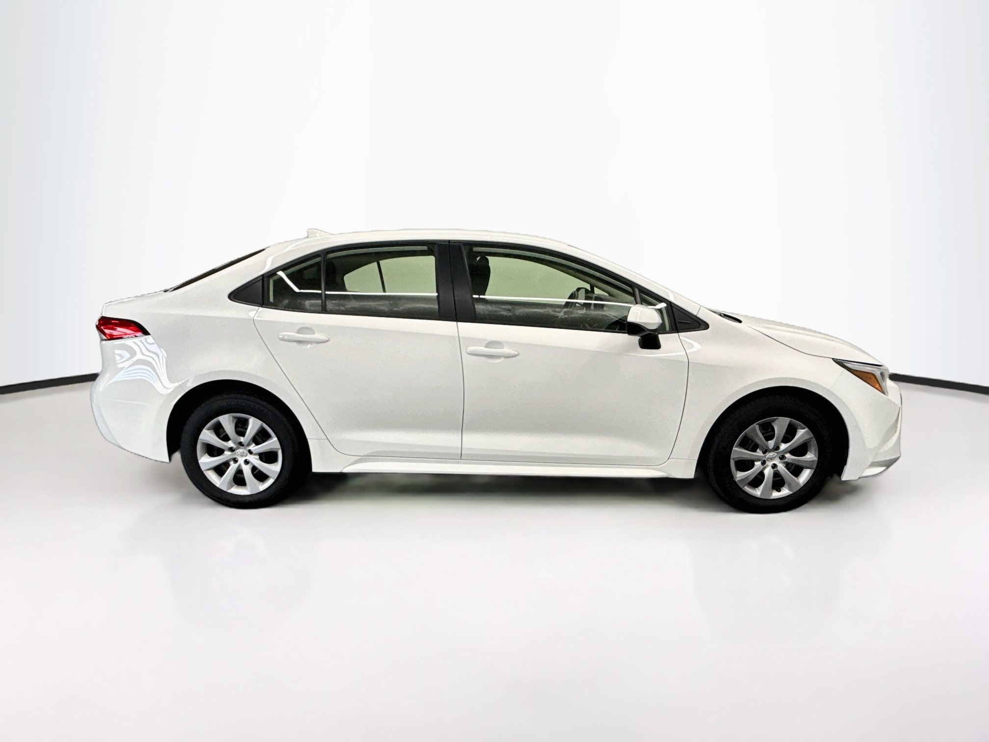 Used 2025 Toyota Corolla LE FWD image 10