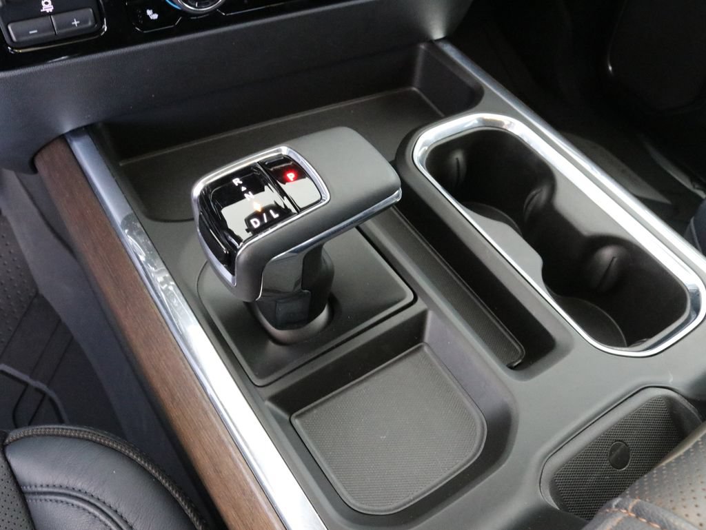 Used 2023 Chevrolet Silverado 1500 High Country w/ High Country Premium Package AWD/4WD image 18