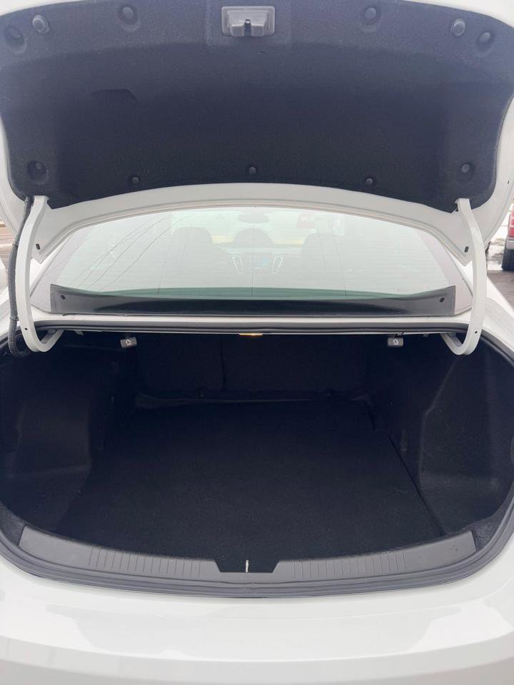 Used 2016 Chevrolet Malibu LT image 23