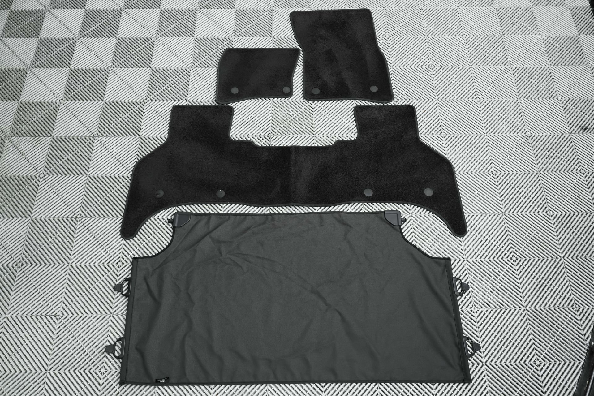 Used 2025 Land Rover Defender 110 S image 99