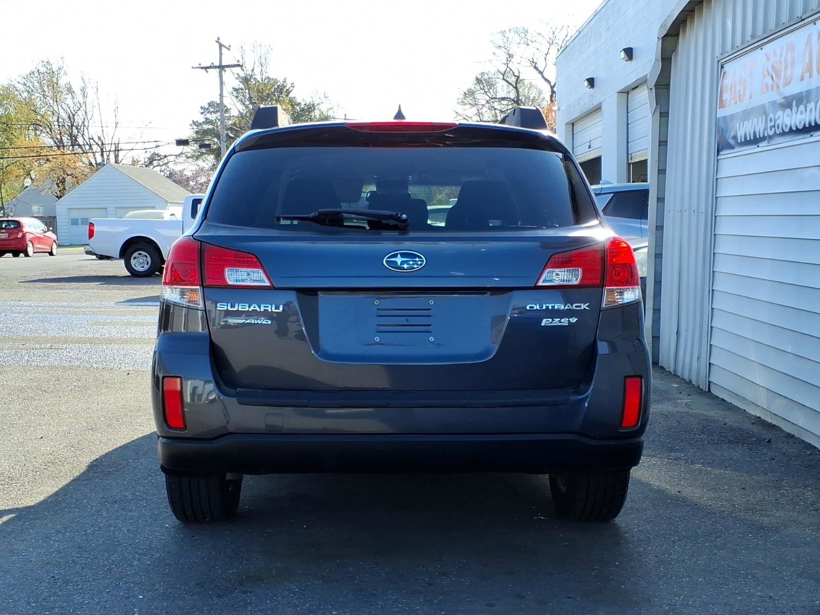 Used 2013 Subaru Outback 2.5i Limited w/ Popular Pkg 1A AWD/4WD image 4