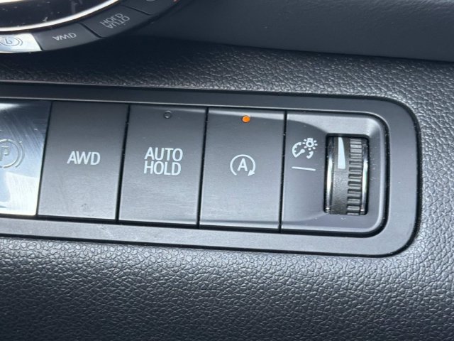 Used 2025 Chevrolet Equinox LT AWD/4WD image 23