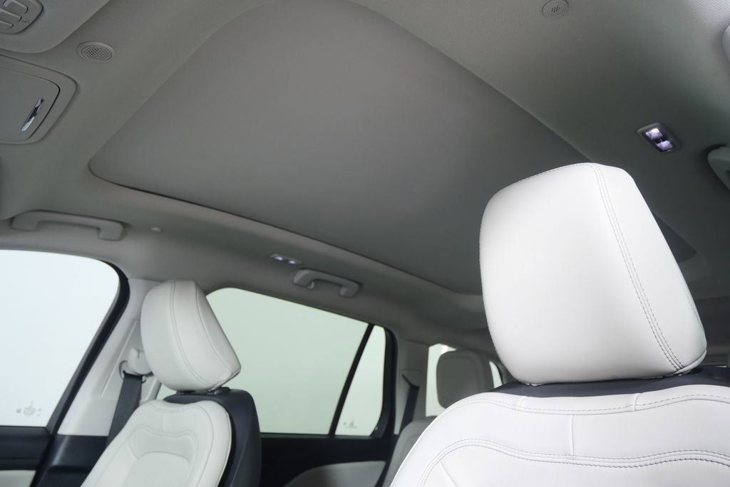 Used 2025 Lincoln Aviator Reserve w/ Jet Appearance Package image 11