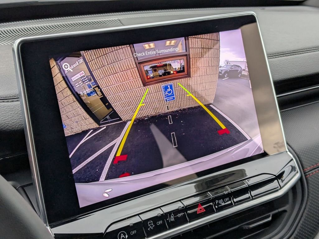 Used 2025 Jeep Compass Trailhawk image 21