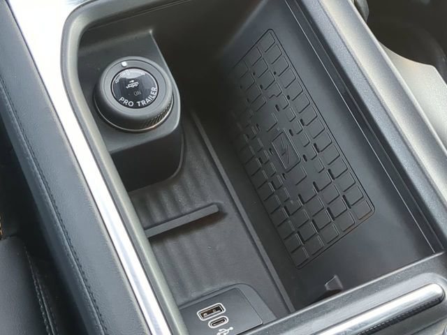 Used 2025 Ford Expedition Tremor AWD/4WD image 21