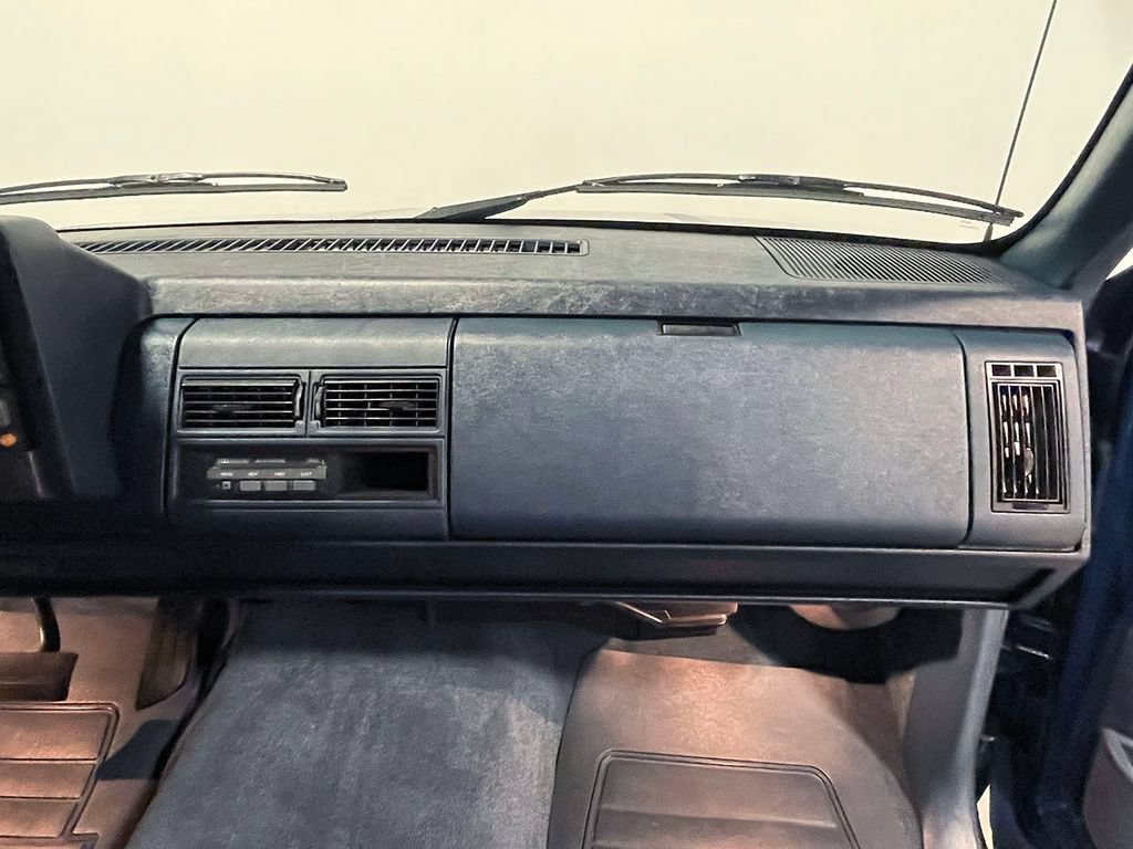 Used 1992 Chevrolet Silverado 1500 2WD Regular Cab image 41