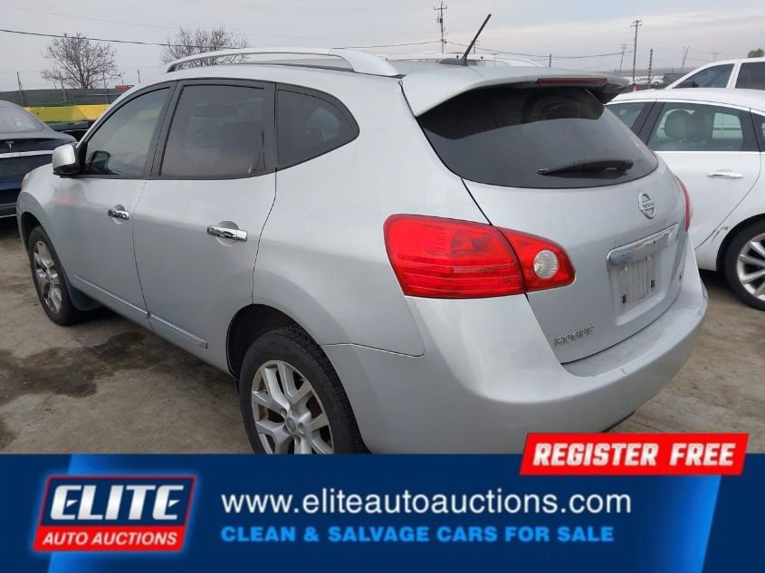 Used 2013 Nissan Rogue SL image 5