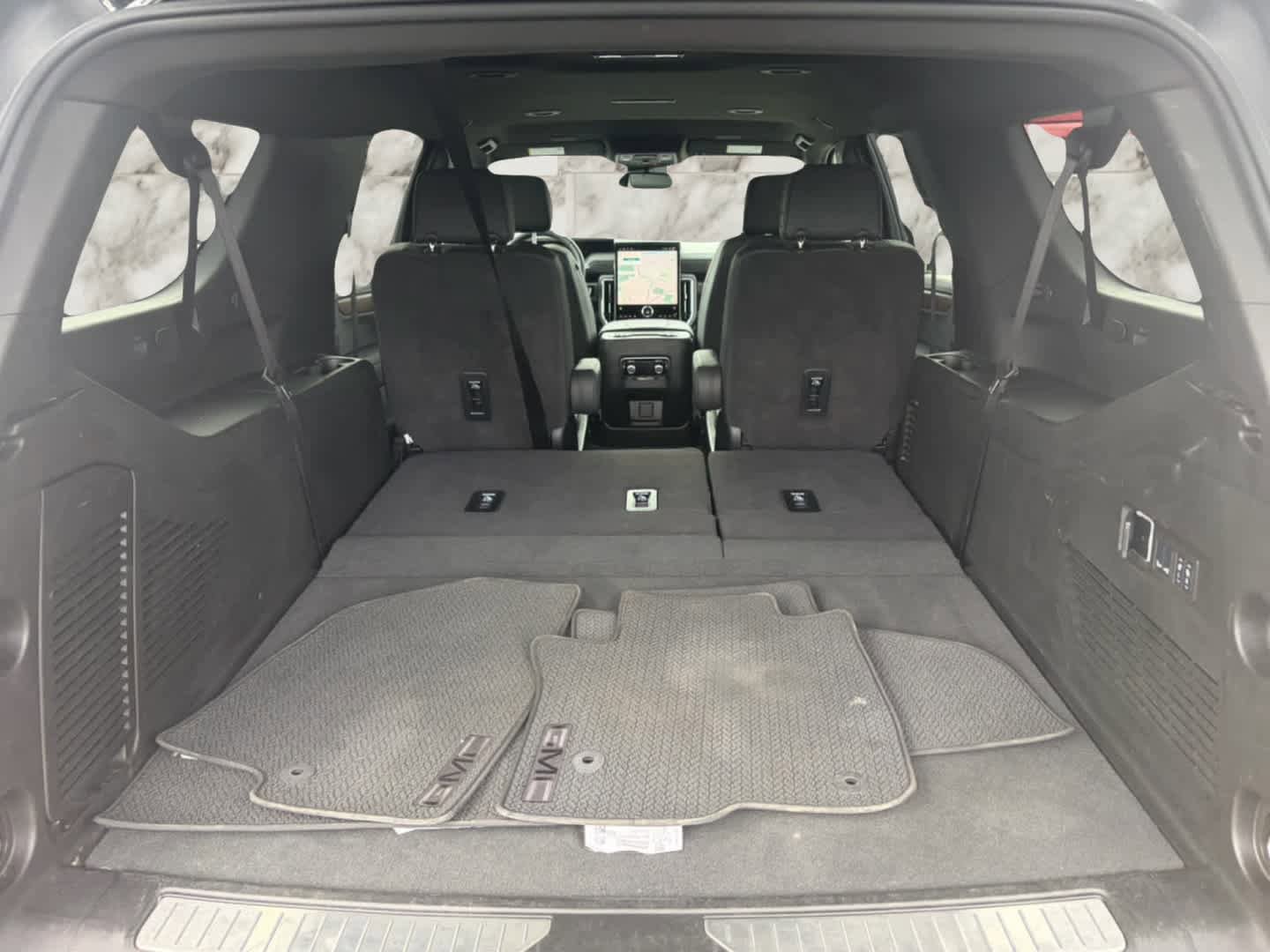 Used 2025 GMC Yukon XL Denali AWD/4WD image 26