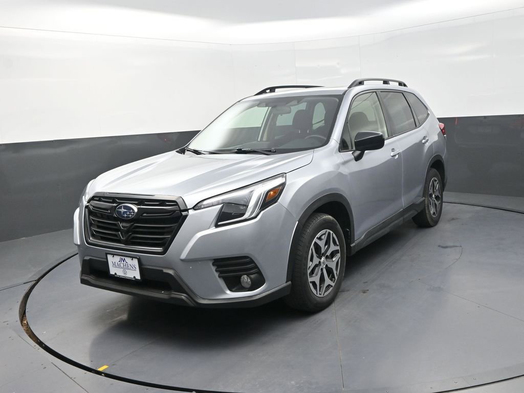 Used 2023 Subaru Forester Premium image 4
