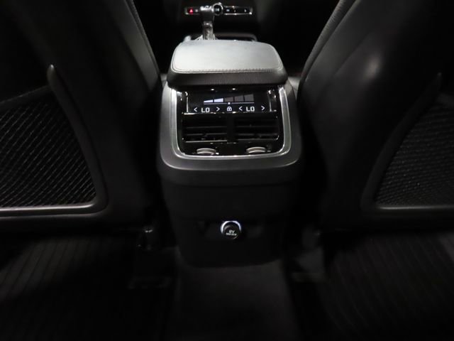 Used 2020 Volvo XC90 T5 Momentum FWD image 26
