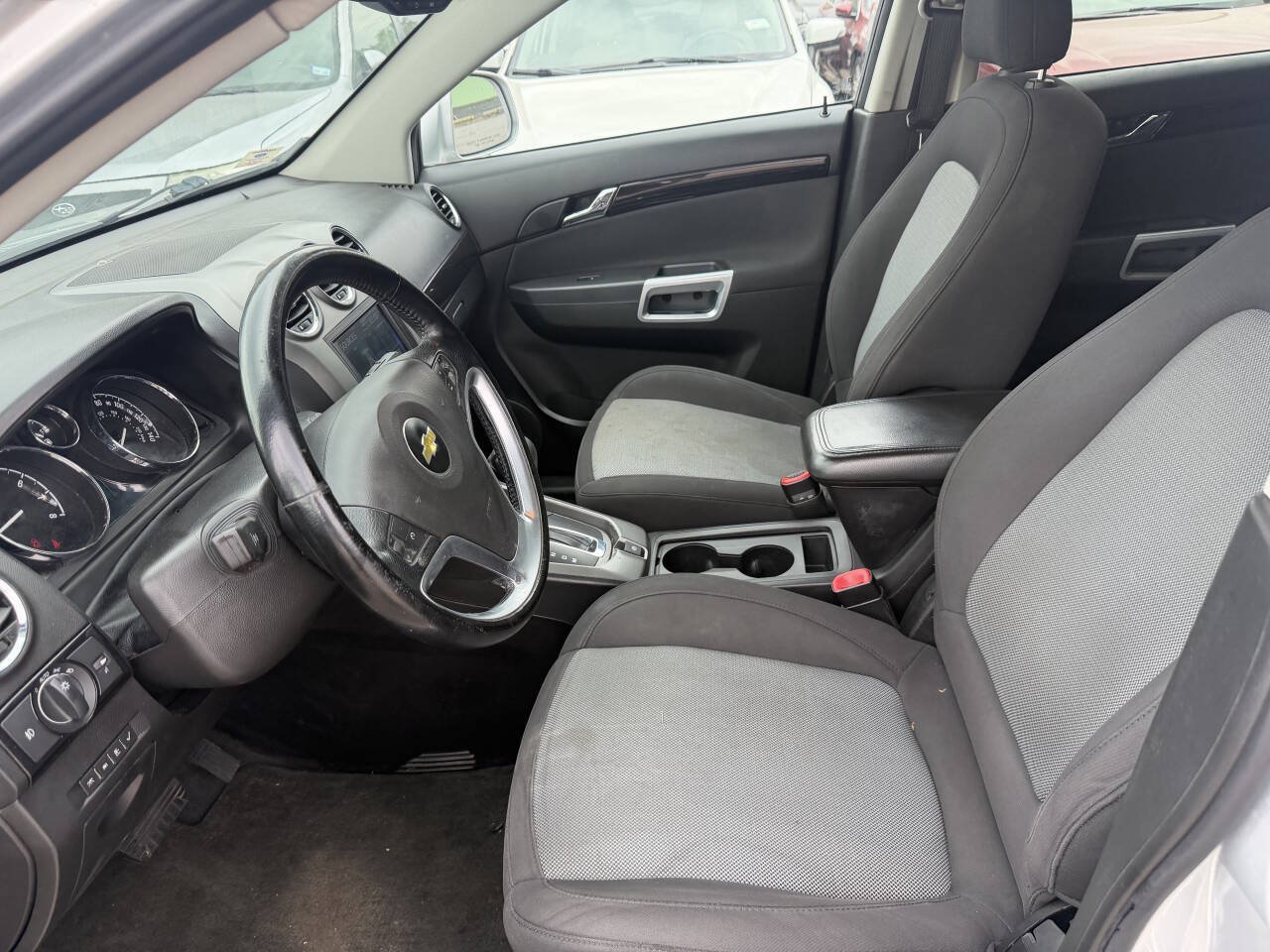 Used 2013 Chevrolet Captiva Sport LT FWD image 6