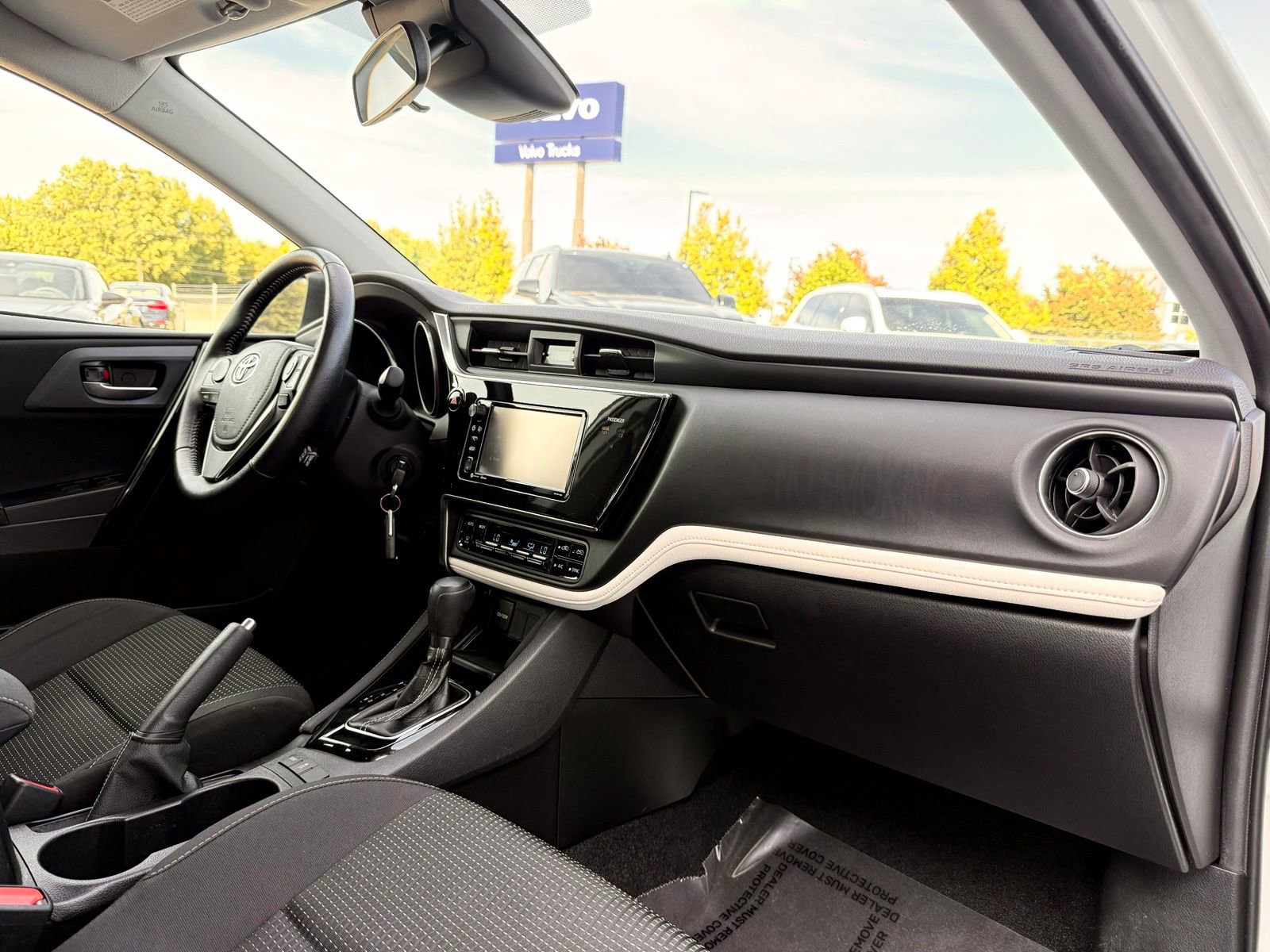 Used 2018 Toyota Corolla iM FWD image 26