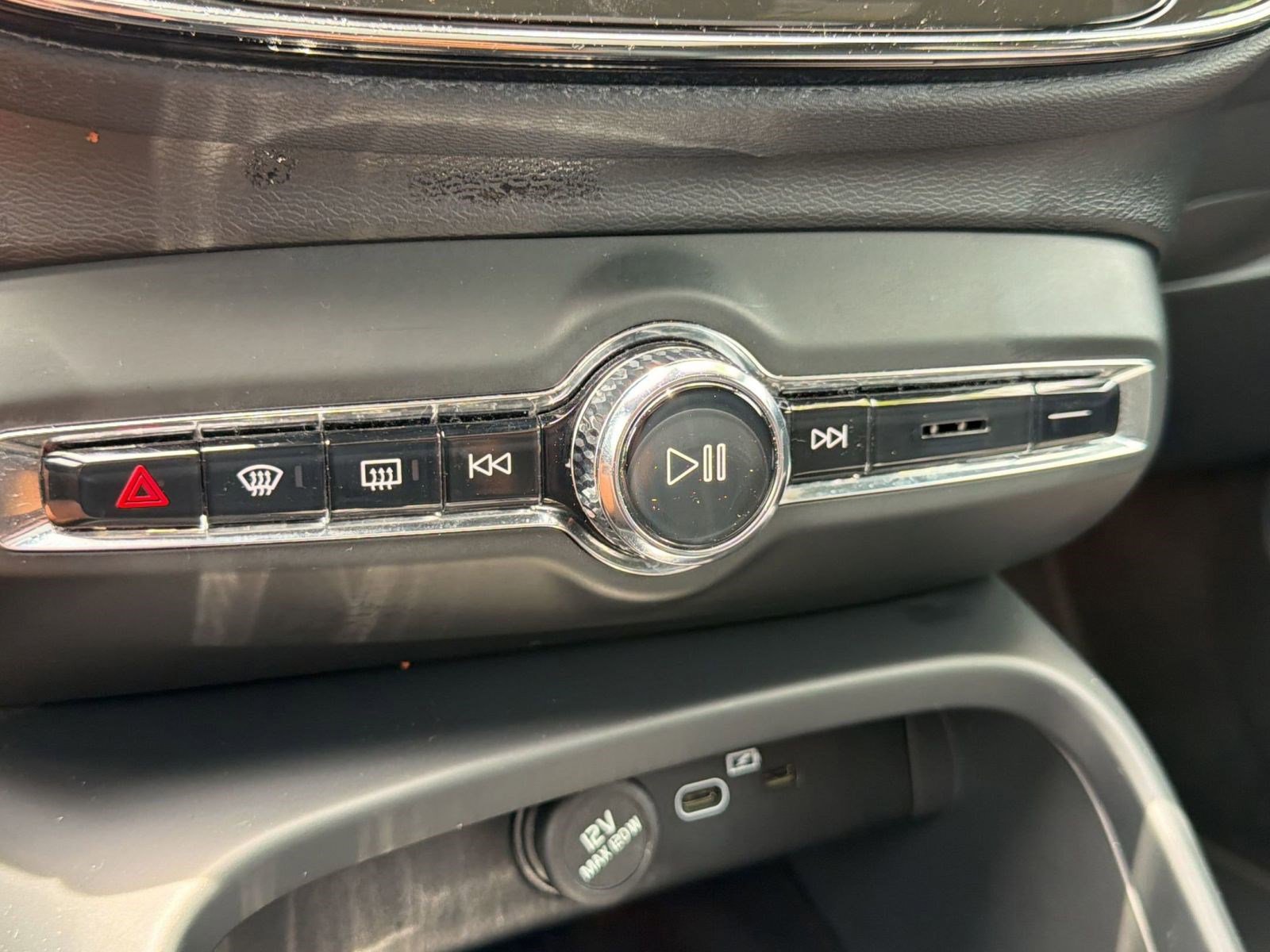 Used 2023 Volvo C40 P8 Recharge Ultimate AWD/4WD image 18