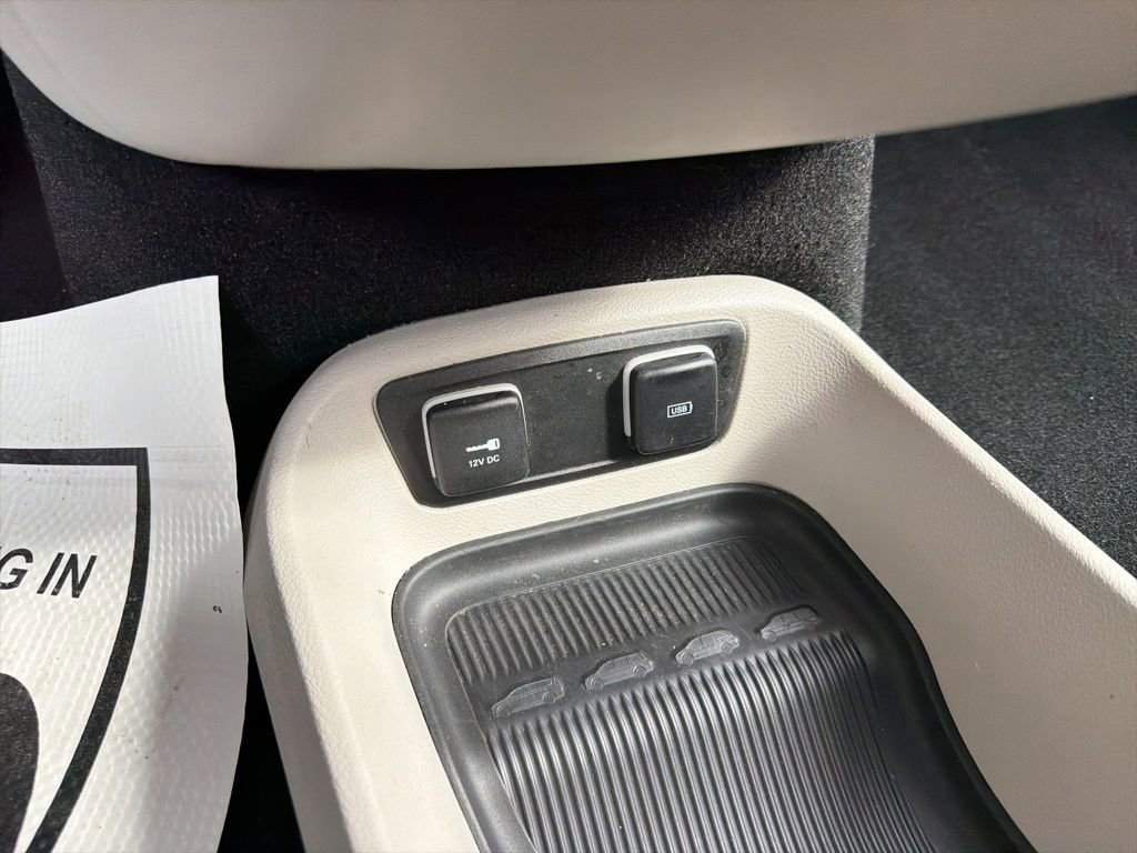 Used 2017 Chrysler Pacifica Touring image 36