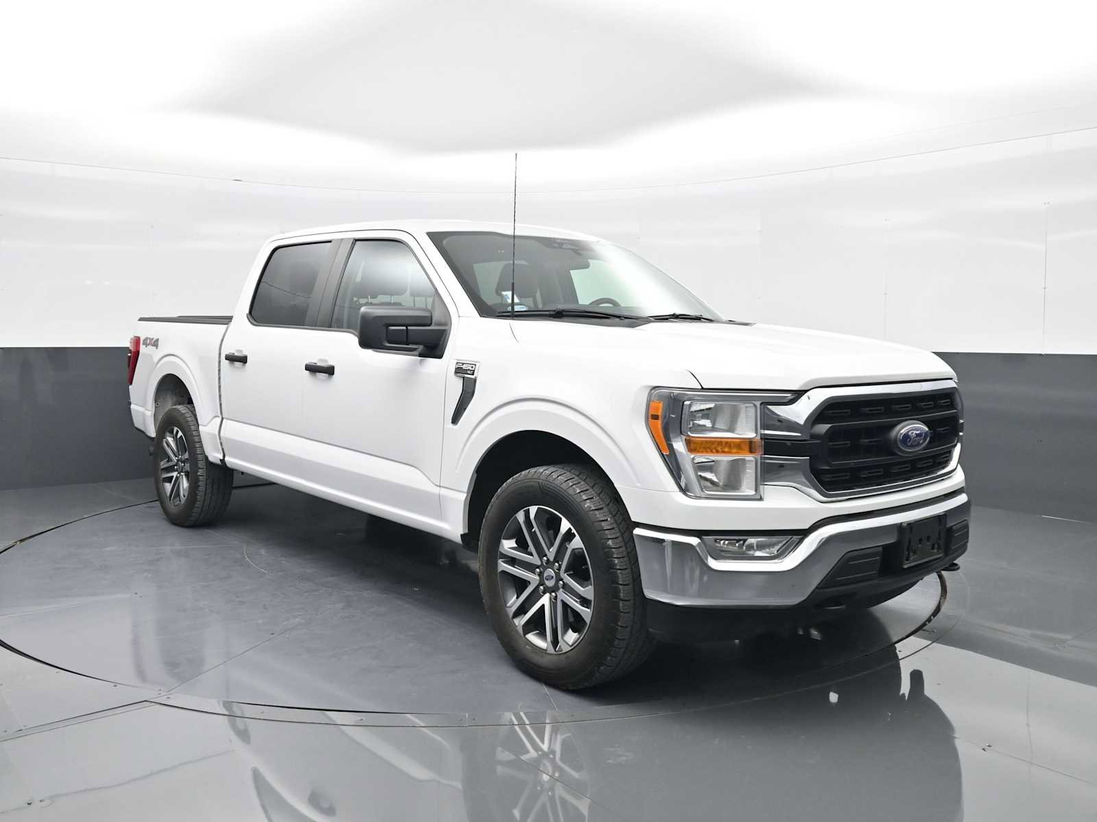 Used 2022 Ford F150 XLT image 1