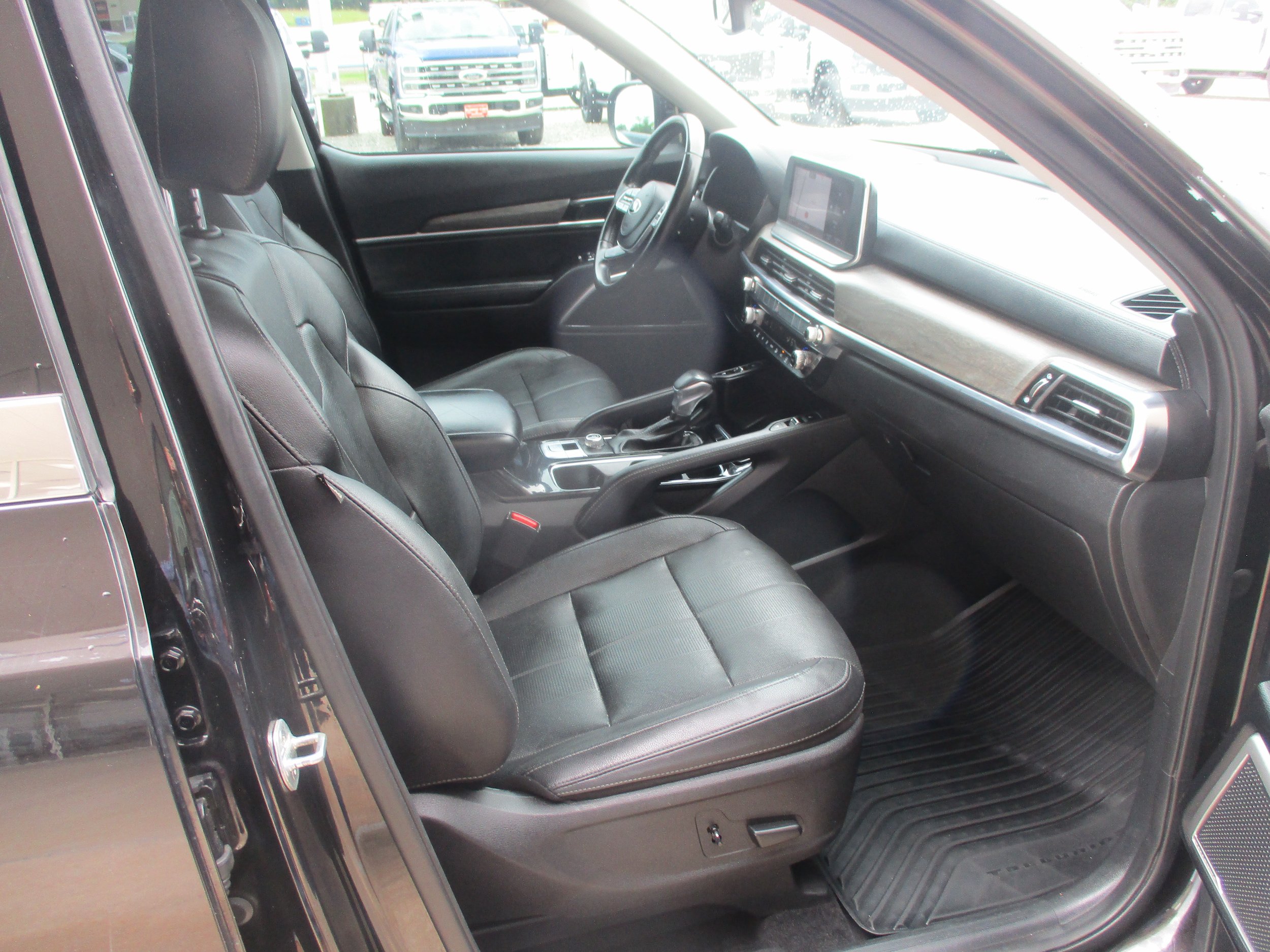 Used 2021 Kia Telluride EX w/ EX Premium Package FWD image 11