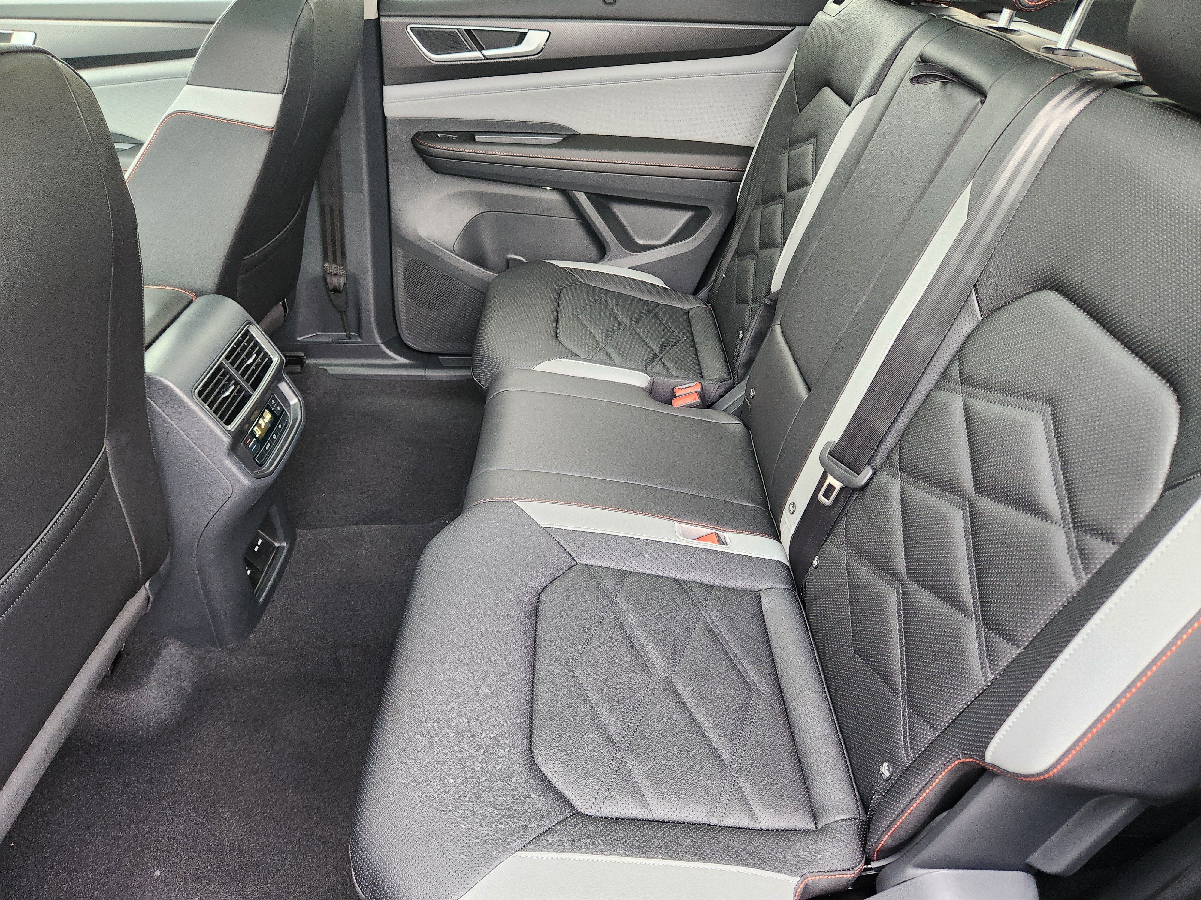 New 2026 Volkswagen Atlas Peak Edition AWD/4WD image 20