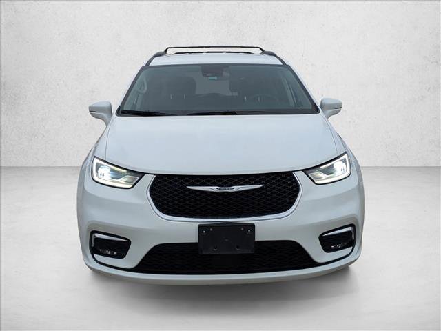 Used 2022 Chrysler Pacifica Touring-L image 2