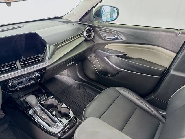 Used 2024 Chevrolet Trax ACTIV w/ Sunroof Package FWD image 24